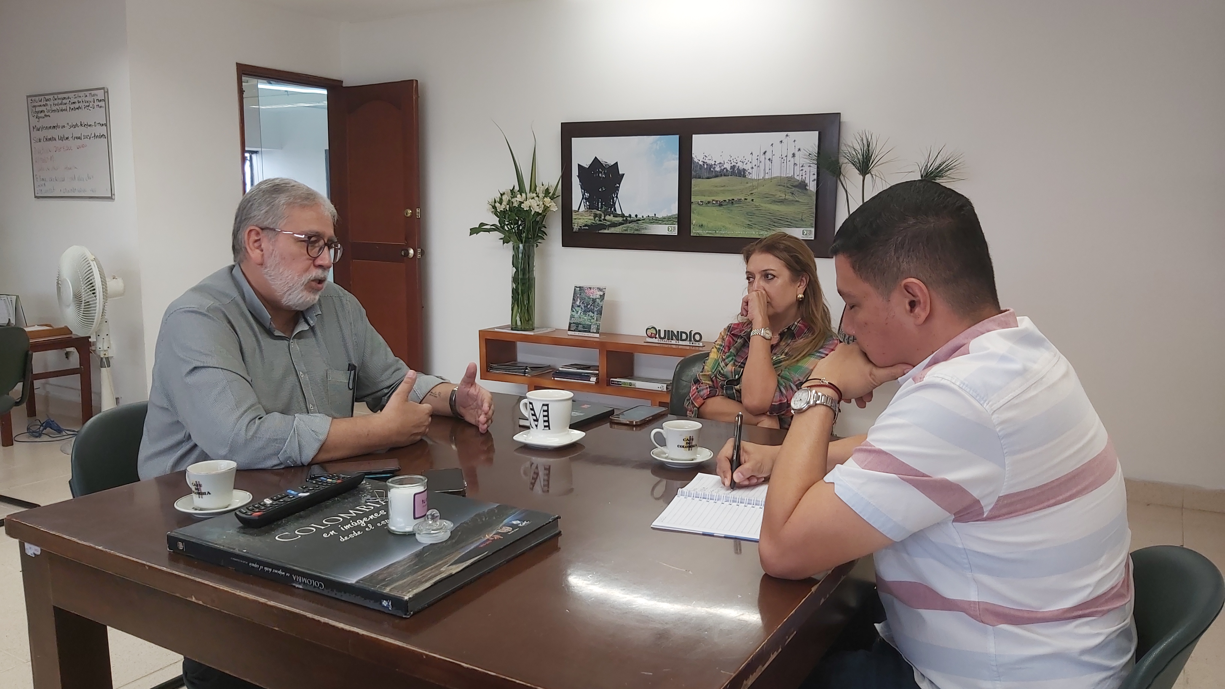 Reunión director COTELCO con Secretaria de Turismo, Industria y Comercio.jpg