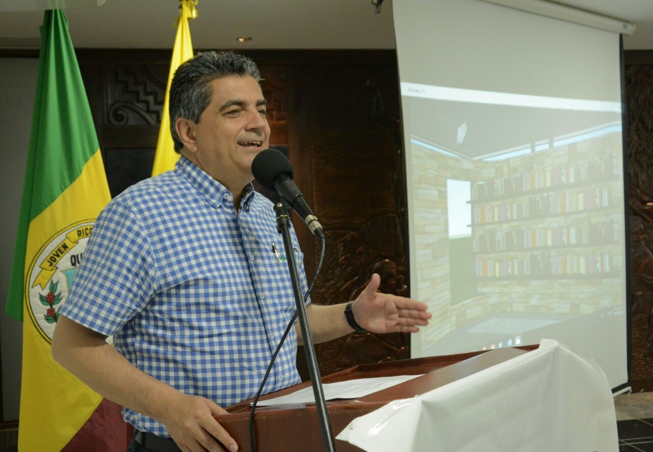 Tres jóvenes quindianos trabajan en la construcción de una innovadora biblioteca ecológica  2