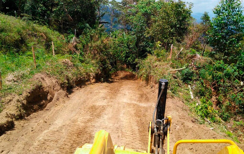 11 mil millones para la construcción de placa huella en 11 municipios del departamento 1