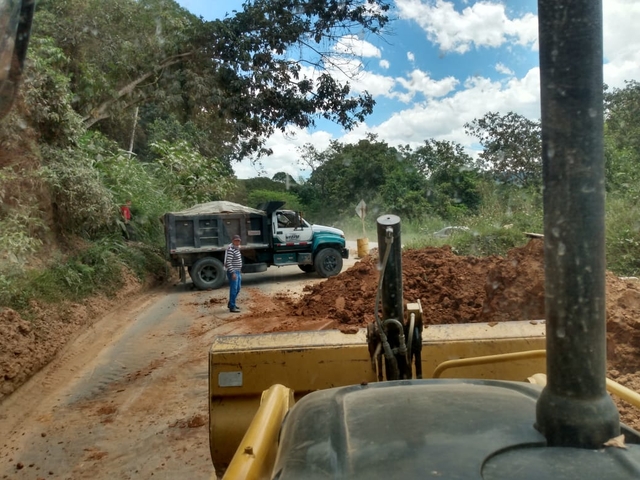 Labores de Maquinaria Amarilla