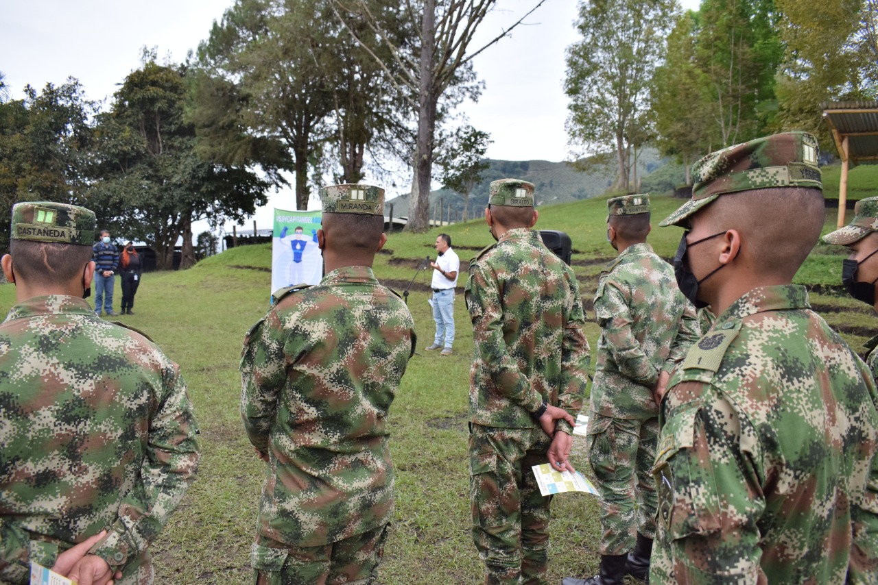 tuin Bijproduct Beperkingen 100 soldados del batallón de alta montaña #5 reciben capacitación en el  manejo de residuos sólidos - Gobernación del Quindio