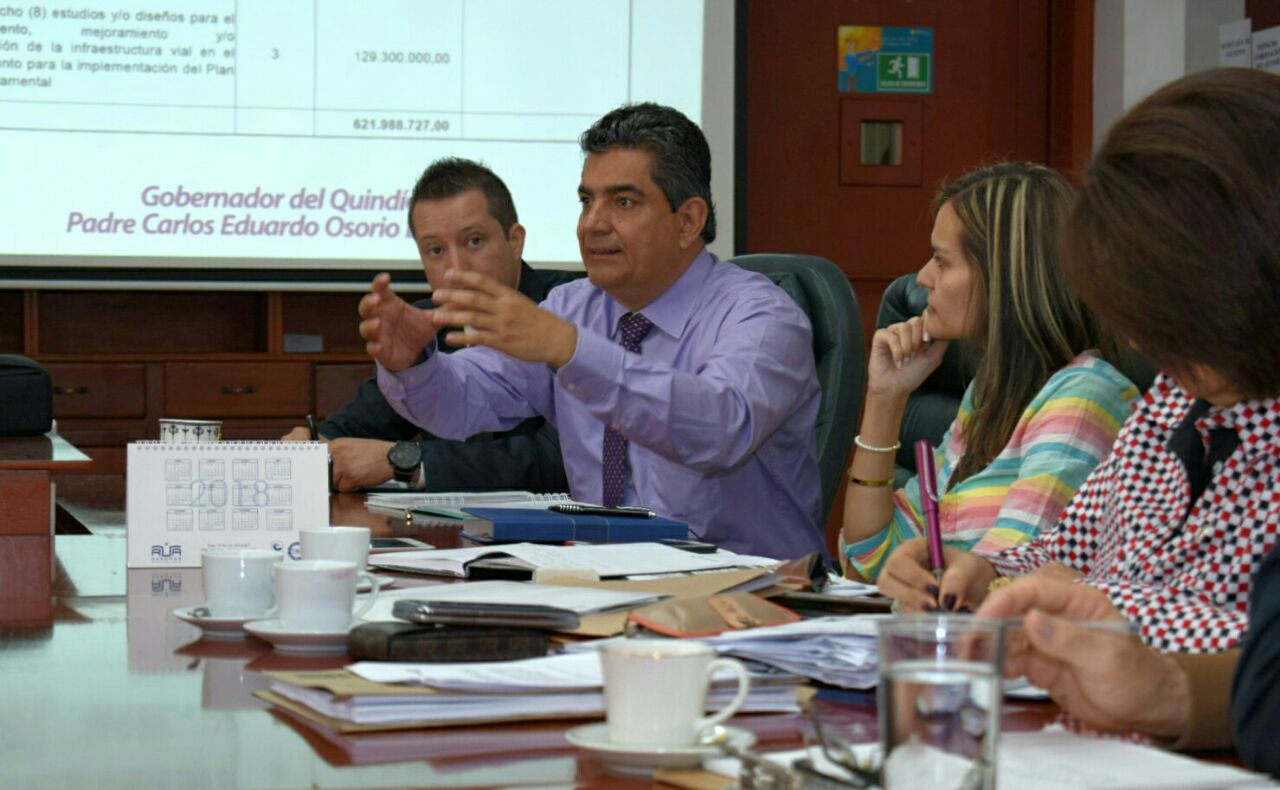 Gobernador_del_Quindío_y_su_equipo_de_trabajo_planifican_el_cumplimiento_de_metas_del_Plan_de_Desarrollo_para_2017.jpg - 122.63 kB