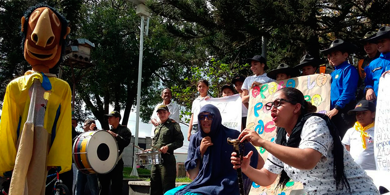 Con caravana teatro y música el Quindío le dijo NO a la pólvora y SÍ a una navidad sin personas quemadas