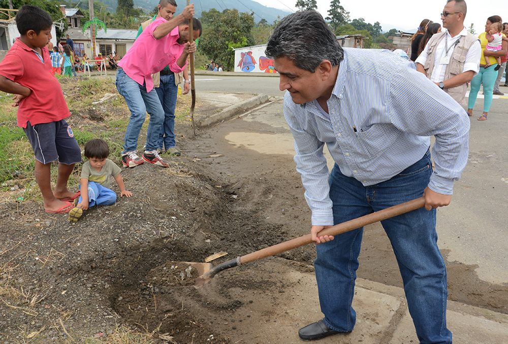 Con la Semana de Amor el Gobernador del Quindío llenó de alegría y color el barrio Lincoln de Calarcá