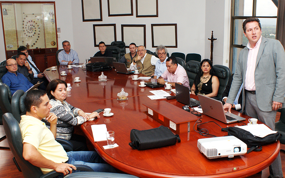 Por solicitud del Padre Carlos Eduardo Osorio Buriticá DNP revisa en el Quindío el Programa de Innovación Social