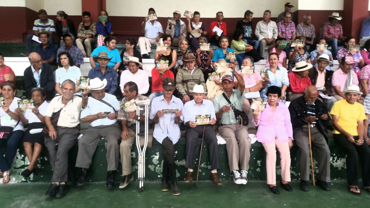 Gobernación del Quindío y cooperativa Colanta se unen para llevar a alegría a los adultos mayores de los grupos organizados del departamento