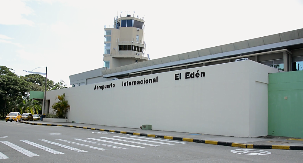 Gobernador del Quindío celebra adjudicación del contrato para iniciar las obras del aeropuerto El Edén