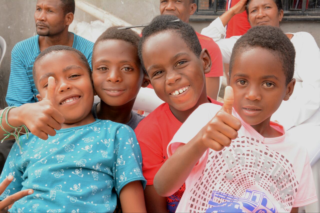 Comunidad afro del barrio Ciudad Alegría rindió homenaje al gobernador y a la gestora Social por su trabajo y compromiso