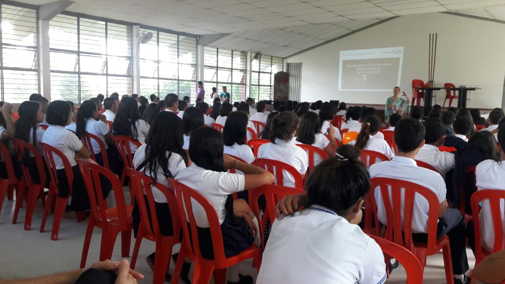 Estudiantes del Instituto Tebaida y de Gabriela Mistral recibieron orientación sobre la construcción de proyecto de vida