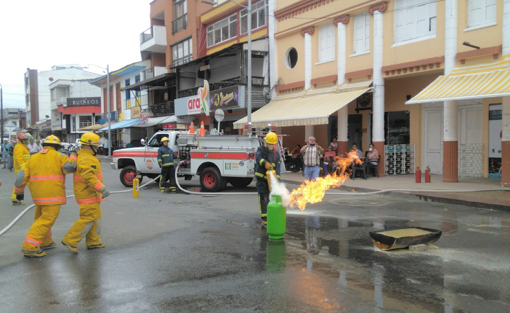 En Quimbaya Sí para ti gobierno departamental capacitó a sus habitantes en manejo de extintores
