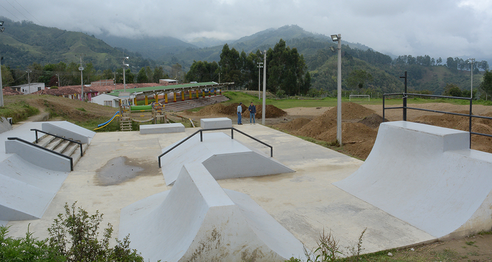 Gobernación del Quindío invirtió más de 240 millones para que los jóvenes de Salento disfruten de un skate park con altura