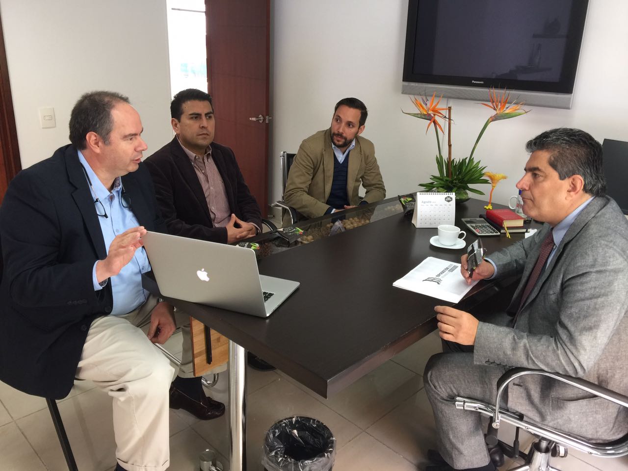 Expogestión podría realizarse en el Quindío gracias a la intermediación del gobernador Padre Carlos Eduardo Osorio Buriticá