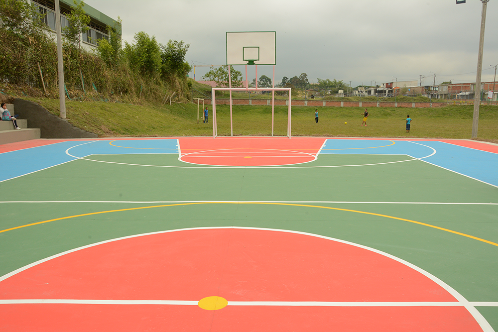 Gobernación del Quindío invirtió alrededor de 4.600 millones en escenarios deportivos e infraestructura educativa