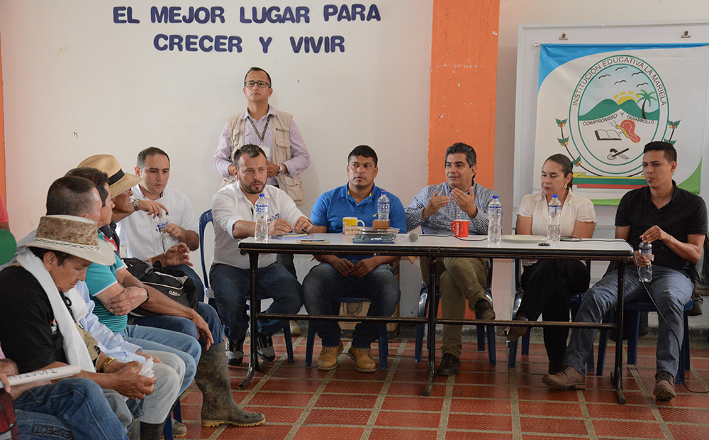 Gobernador y alcalde visitaron zona rural de Pijao para buscar solución a problemas de vías terciarias ocasionados por la ola invernal