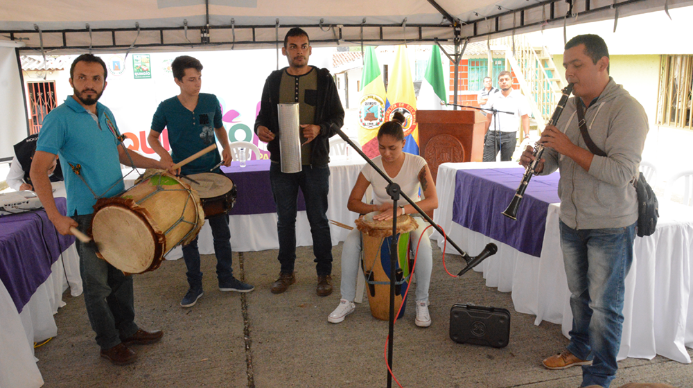 Teatro música lectura cine y danzas actividades culturales previstas por la Gobernación para Salento Sí para ti