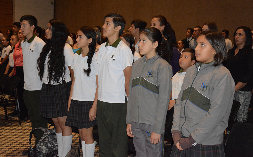 48 estudiantes de instituciones educativas del Quindío demostraron sus habilidades en deletreo del idioma inglés gracias al concurso departamental Spelling Bee