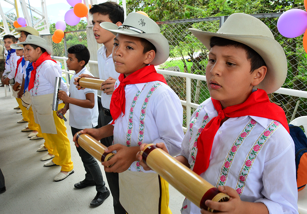 1.500 niños quindianos mostraron lo aprendido en danza y música gracias a Primaria Artística proyecto creado y desarrollado por el gobierno del Padre Carlos Eduardo Osorio Buriticá