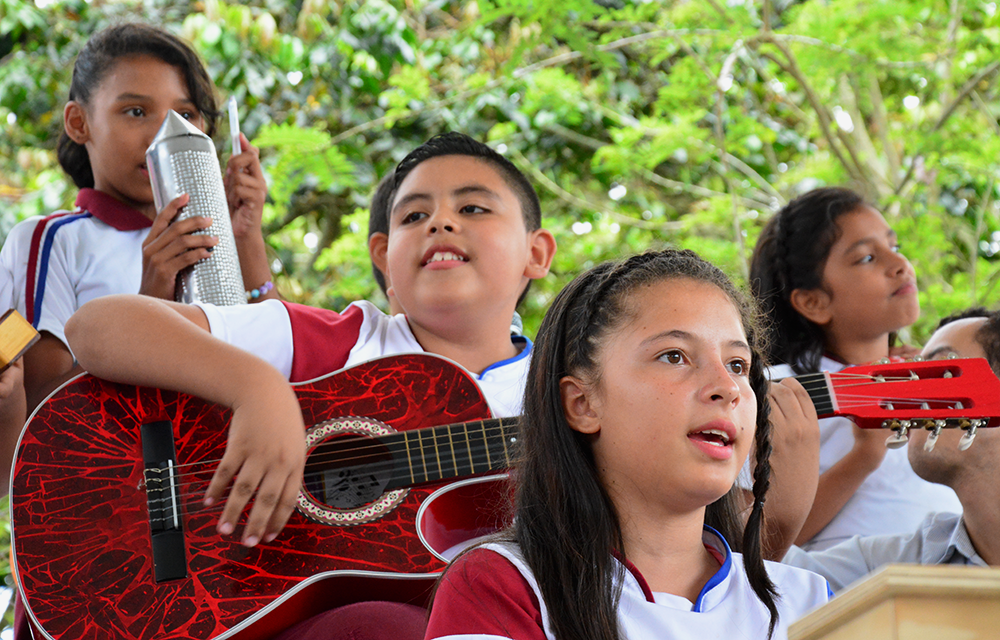 Primaria Artística recibió nuevos elementos para su funcionamiento y se consolida para expandirse a más colegios quindianos