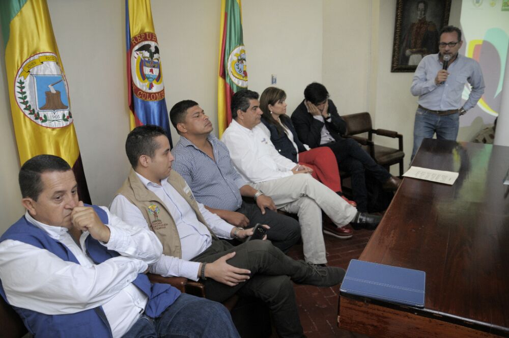 En Mesa Campesina de Pijao se sentaron compromisos para definir restitución de tierras para las víctimas