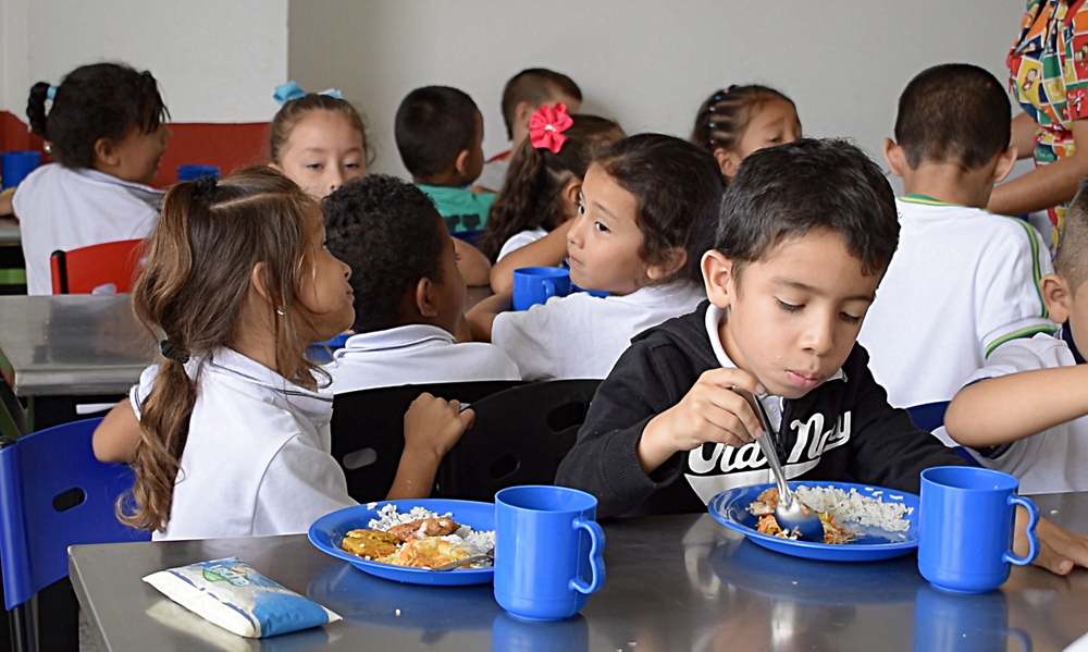Gobernación del Quindío gestiona el pago de las operarias del Programa de Alimentación Escolar en el departamento