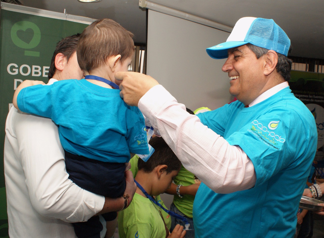 Para cuidar el agua en el Quindío gobernador lanzó la campaña Super CERO derroche