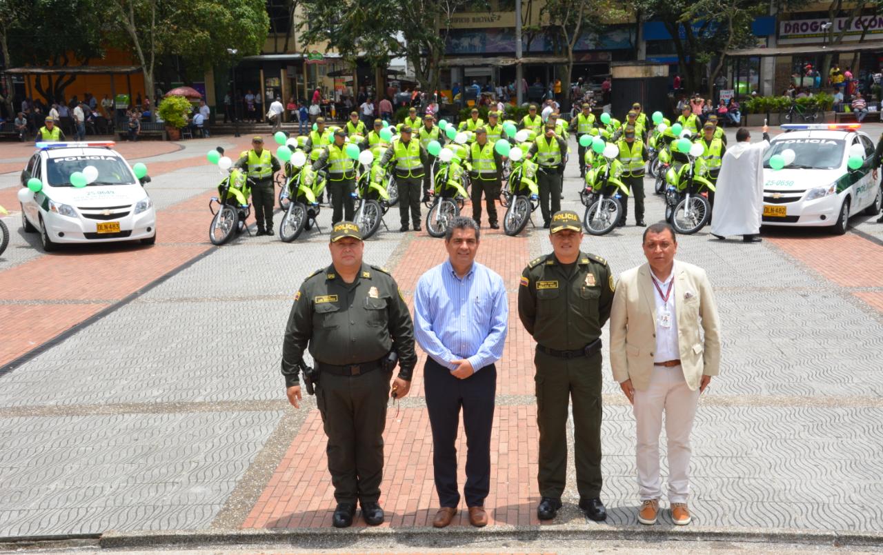 Para fortalecer la seguridad en el Quindío Gobernación y MinInterior invirtieron 1.700 millones en nuevos vehículos para la Policía