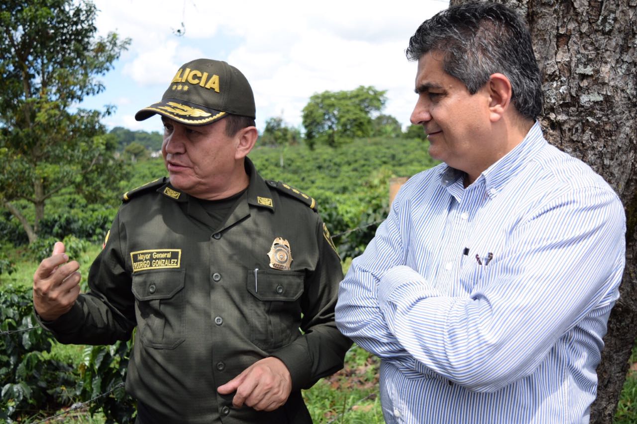 Gobernador estudiará la posibilidad de construir la Unidad Básica de Carabineros UBICAR entre los sectores de Quebrada Negra y La Virginia de Calarcá 