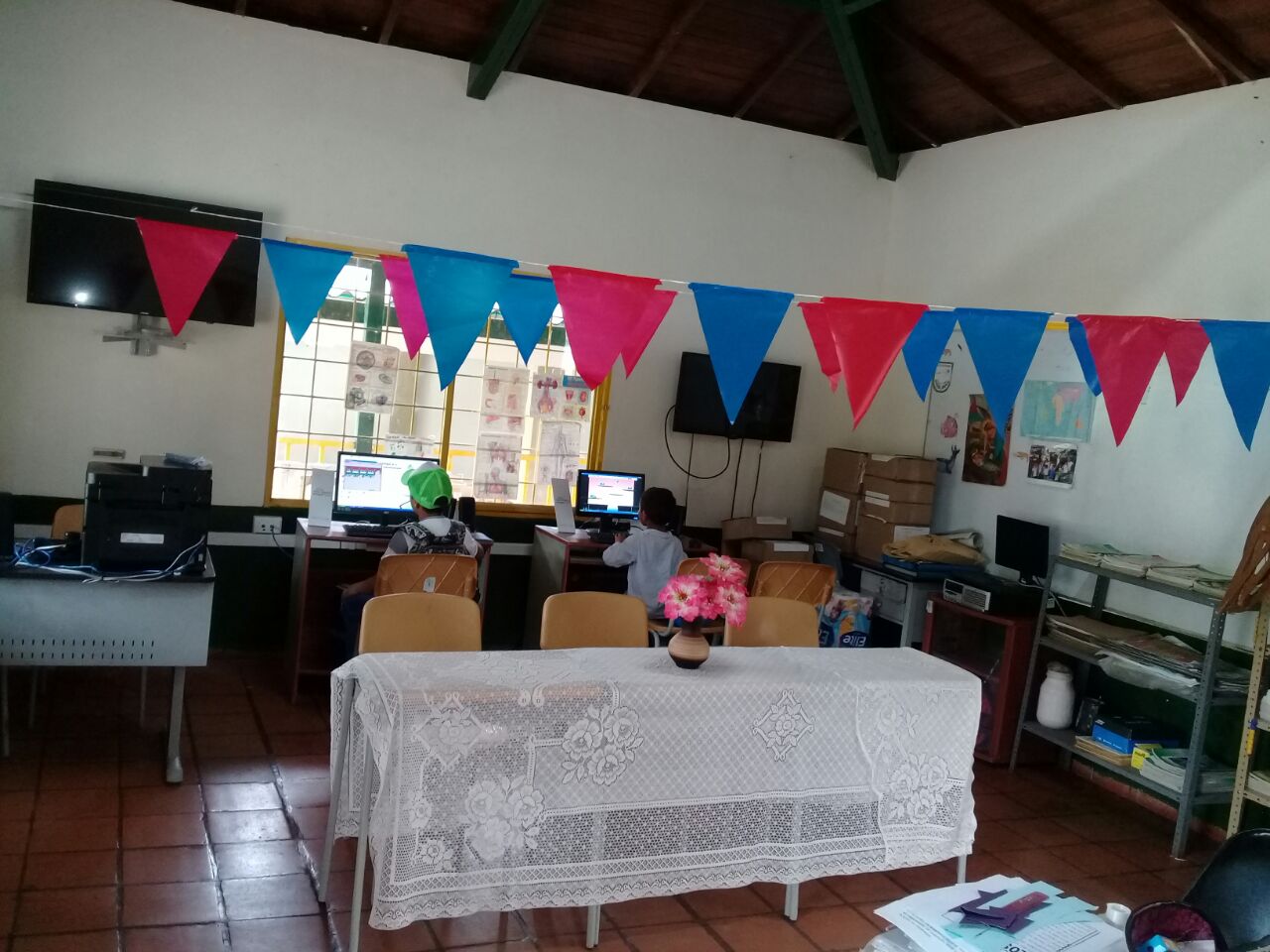 Gobernación del Quindío entregó en Quimbaya un Kiosko Vive Digital espacio que permite disminuir las barreras de acceso a la tecnología