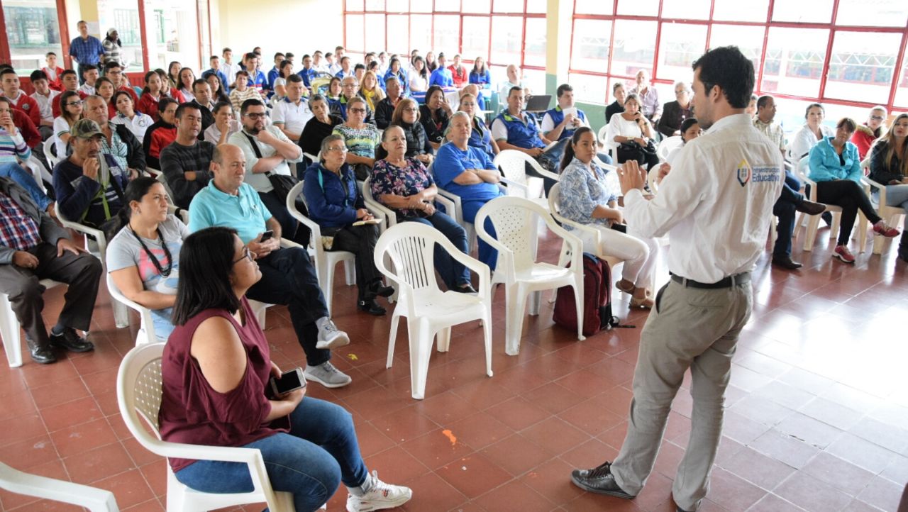 Gobierno departamental socializó los diseños de las dos instituciones educativas que se construirán en Salento y Filandia