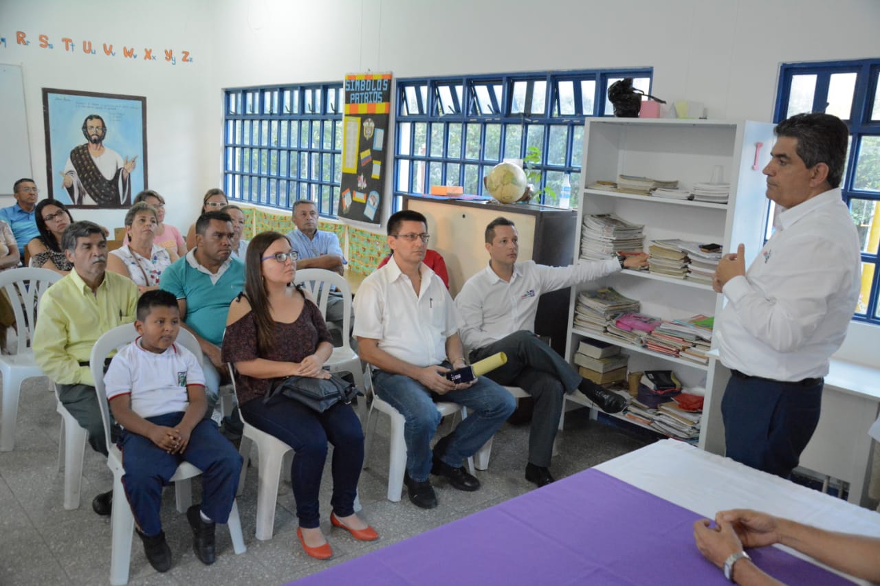 Gobernador entregó obra de mejoramiento de la sede Buenos Aires Bajo institución educativa San Rafael de Calarcá