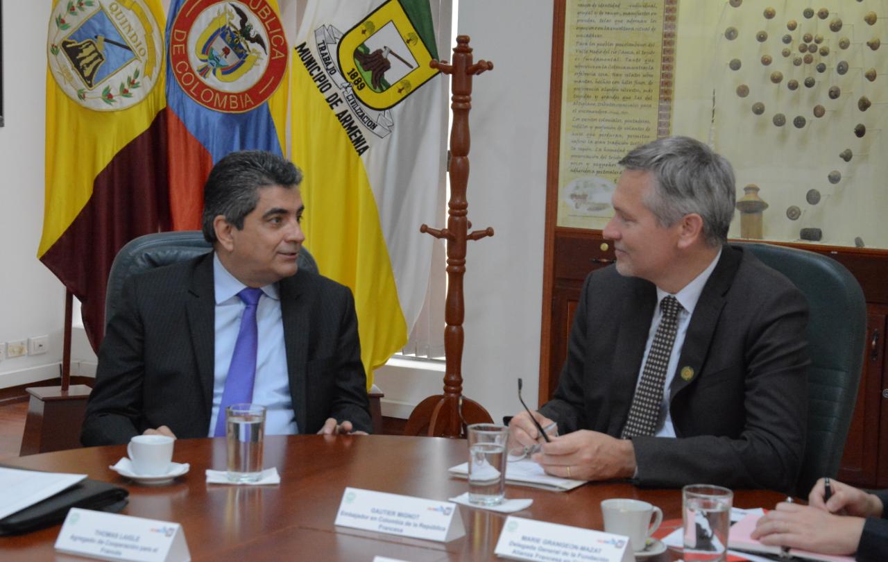 Gobernador recibió al embajador de Francia y le presentó proyectos educativos culturales y turísticos del Quindío