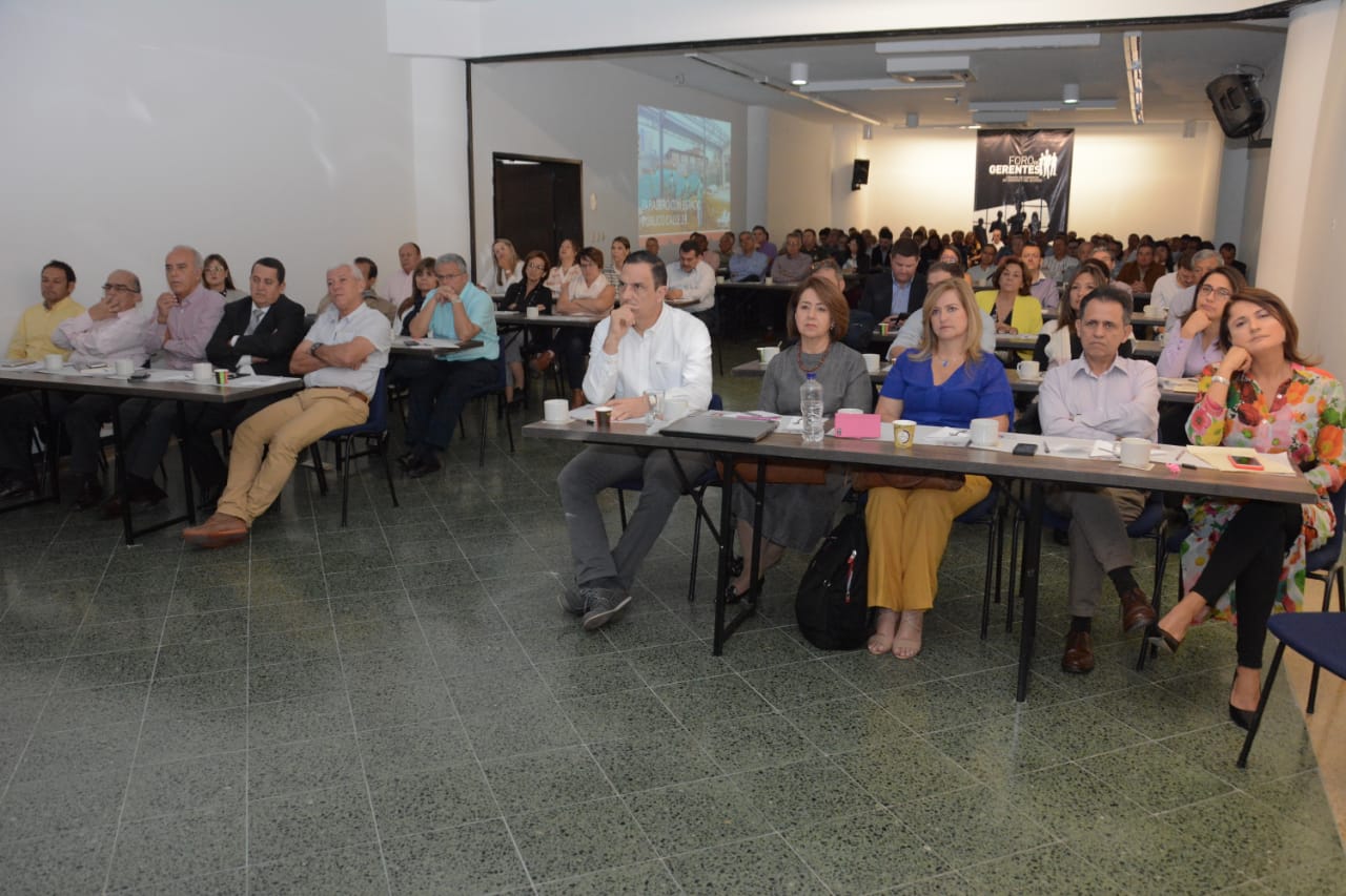 Gobernadora e destacó presentación del alcalde de Armenia e en el Foro de Gerentes frente a la situación de la ciudad