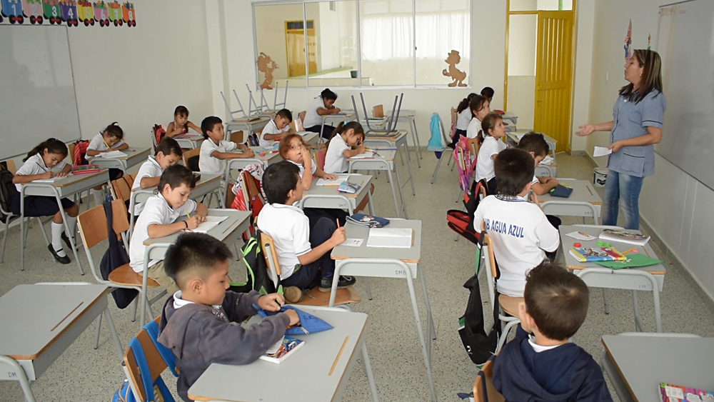 Niños con discapacidad auditiva de Calarcá recibirán clases en aula multigrado adaptada por el gobierno departamental en el Instituto Calarcá