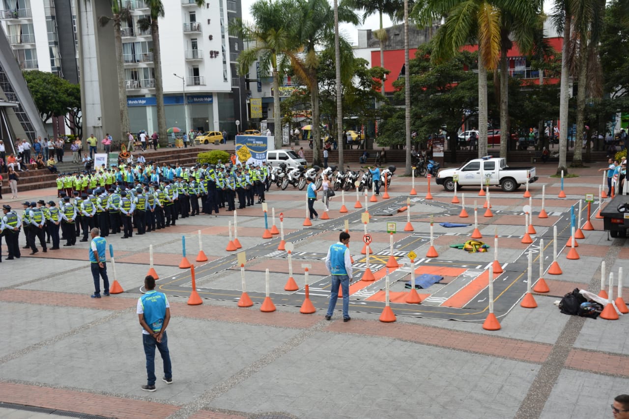 Con actividades educativas lúdicas y artísticas IDTQ y demás organismos de tránsito dieron apertura a la Semana de la Seguridad Vial