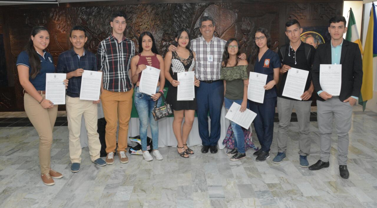 57 bachilleres del Quindío accederán a educación superior gracias al apoyo económico del gobierno departamental