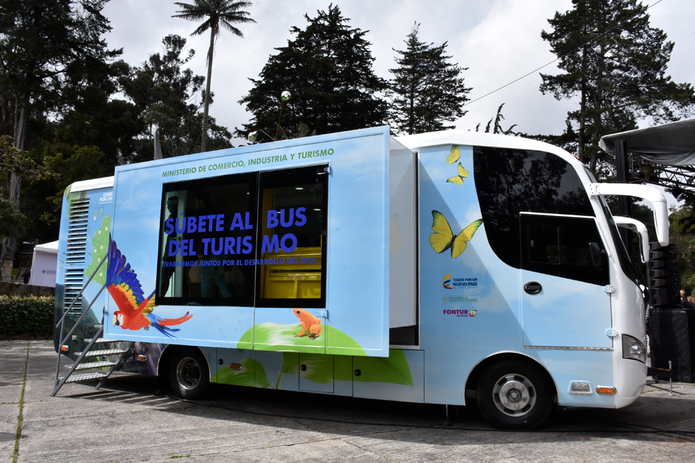 El bus del turismo está en el Quindío para potenciar la competitividad de este sector en el departamento