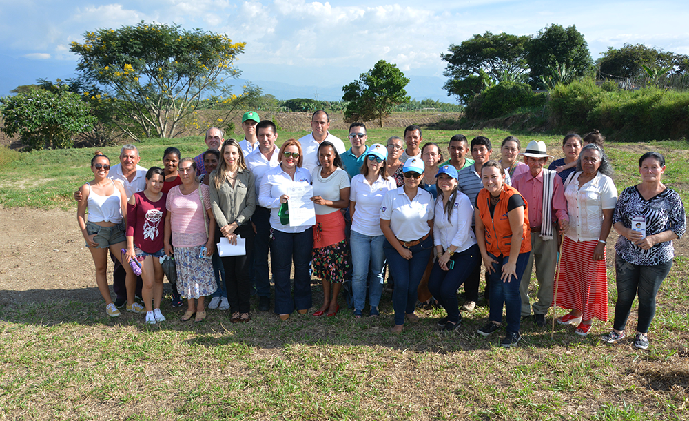 Gobernación del Quindío entregó la red de alcantarillado para las 26 familias que conforman el barrio El Paraíso de La Tebaida