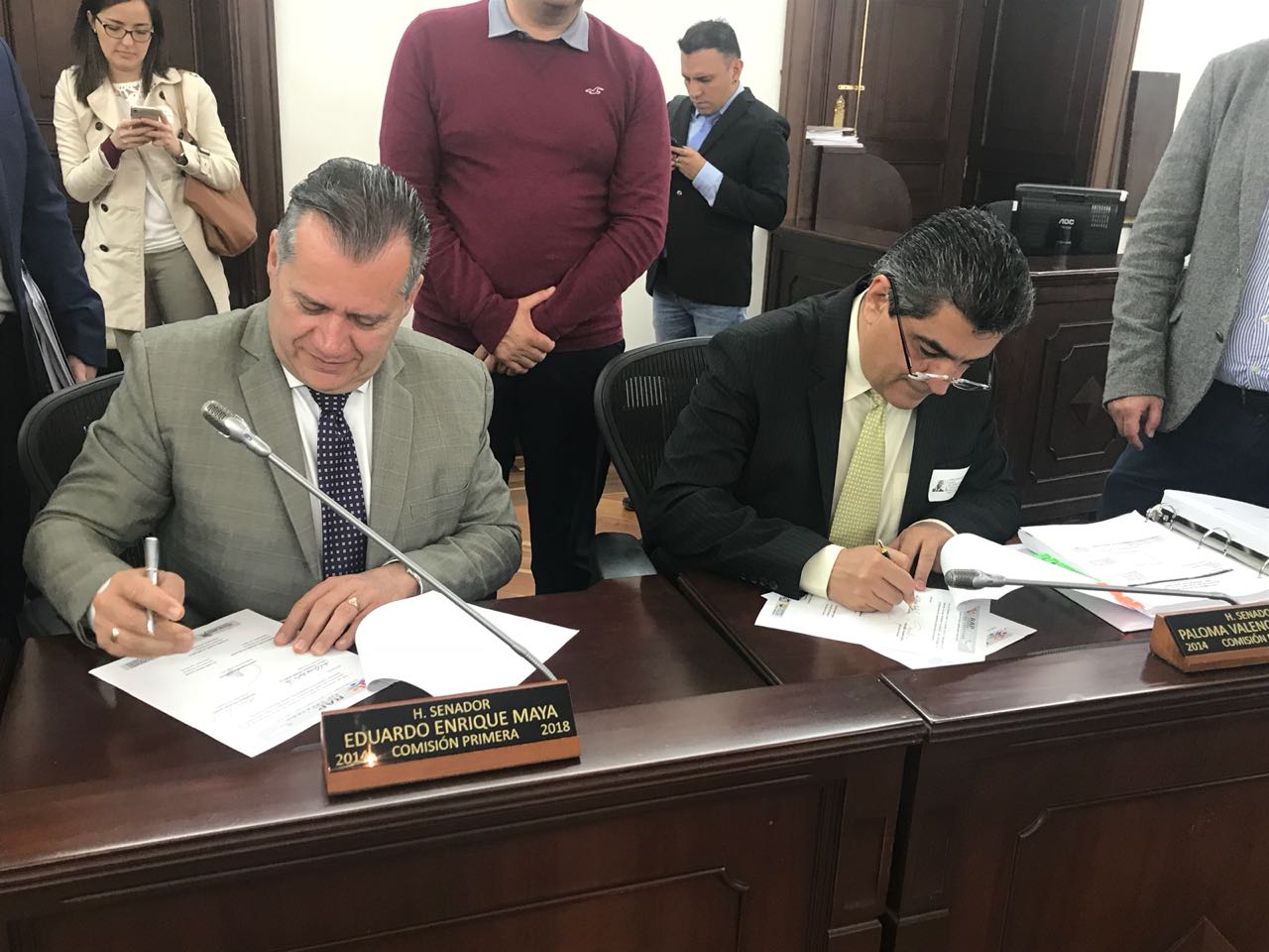 Gobernadores del Quindío Caldas y Risaralda radicaron ante el Senado de la República documentos para autorización de creación de la RAP Eje Cafetero