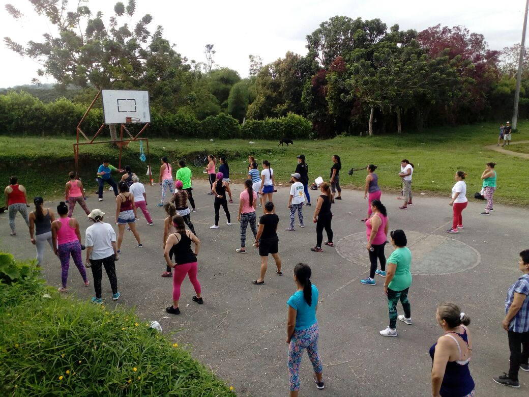 35 personas culminaron con exito 1 Diplomado Teorico Practico en Actividad Fisica Dirigida Musicalizada