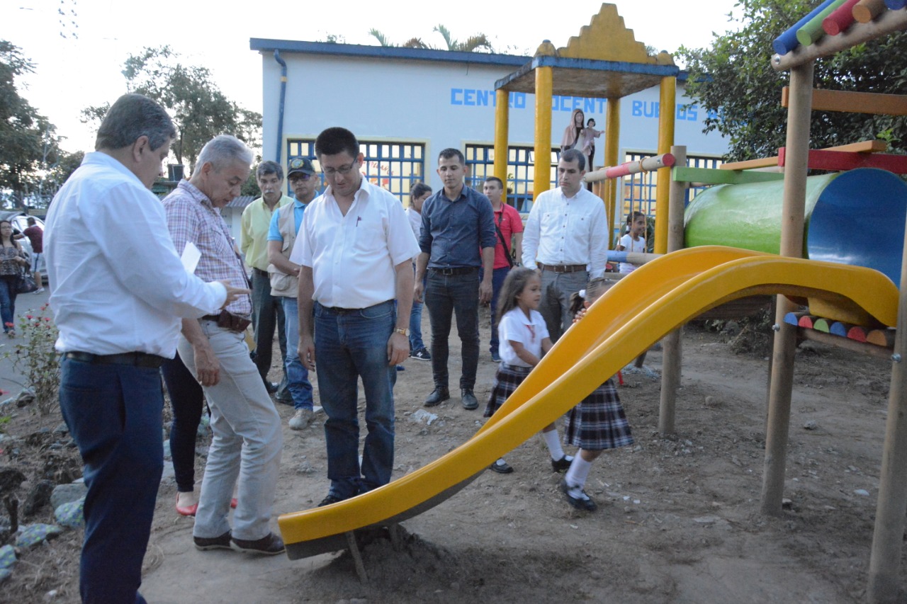 Administración departamental ha invertido 1.800 millones de pesos para el mantenimiento y reparación de instituciones educativas en el Quindío