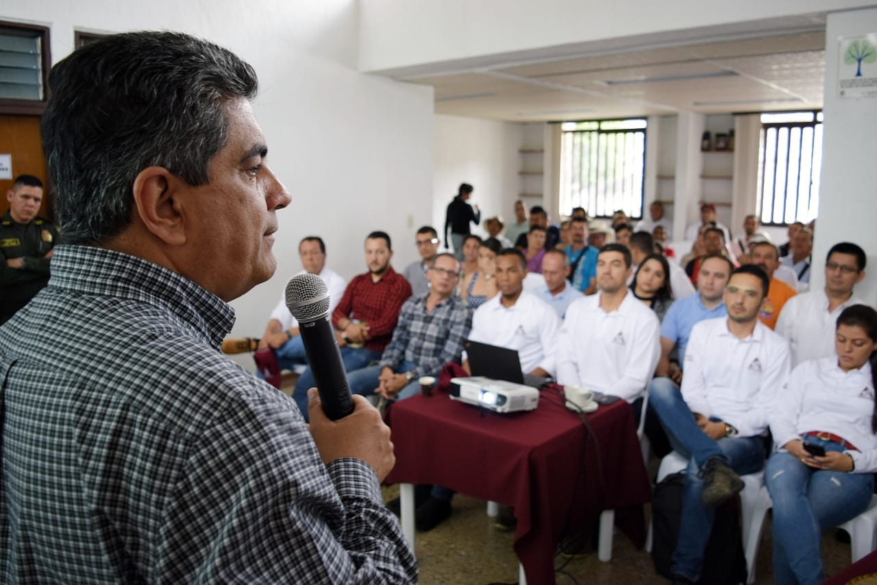 Ante habitantes de Génova y Pijao se socializó la inversión de más de 12.000 millones