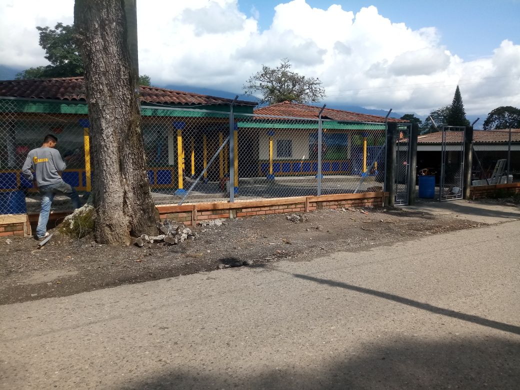 Gobernación del Quindío entrega obras de mejoramiento en institución educativa Baudilio Montoya sede La Bella en Calarcá