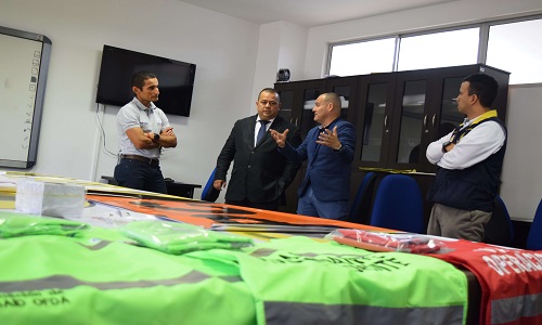 Gobierno norteamericano don al Quindo tres kit para capacitar a organismos en la atencin de emergencias