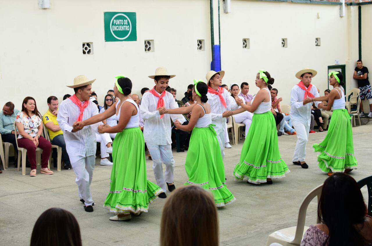 Con torta y danza el hospital Mental de Filandia culminó la celebración de sus 49 años