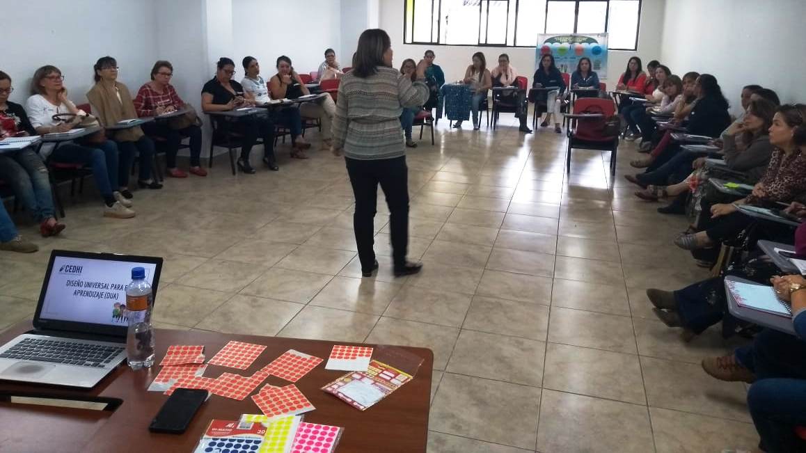 Docentes del Quindío se capacitan en formación a población con discapacidad y talentos excepcionales