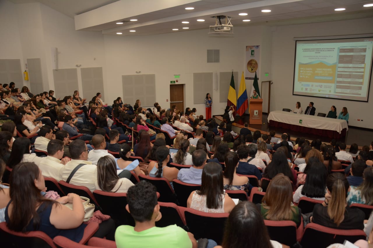 Con masiva asistencia se desarrolló seminario para actualizar conocimientos en prevención del suicidio