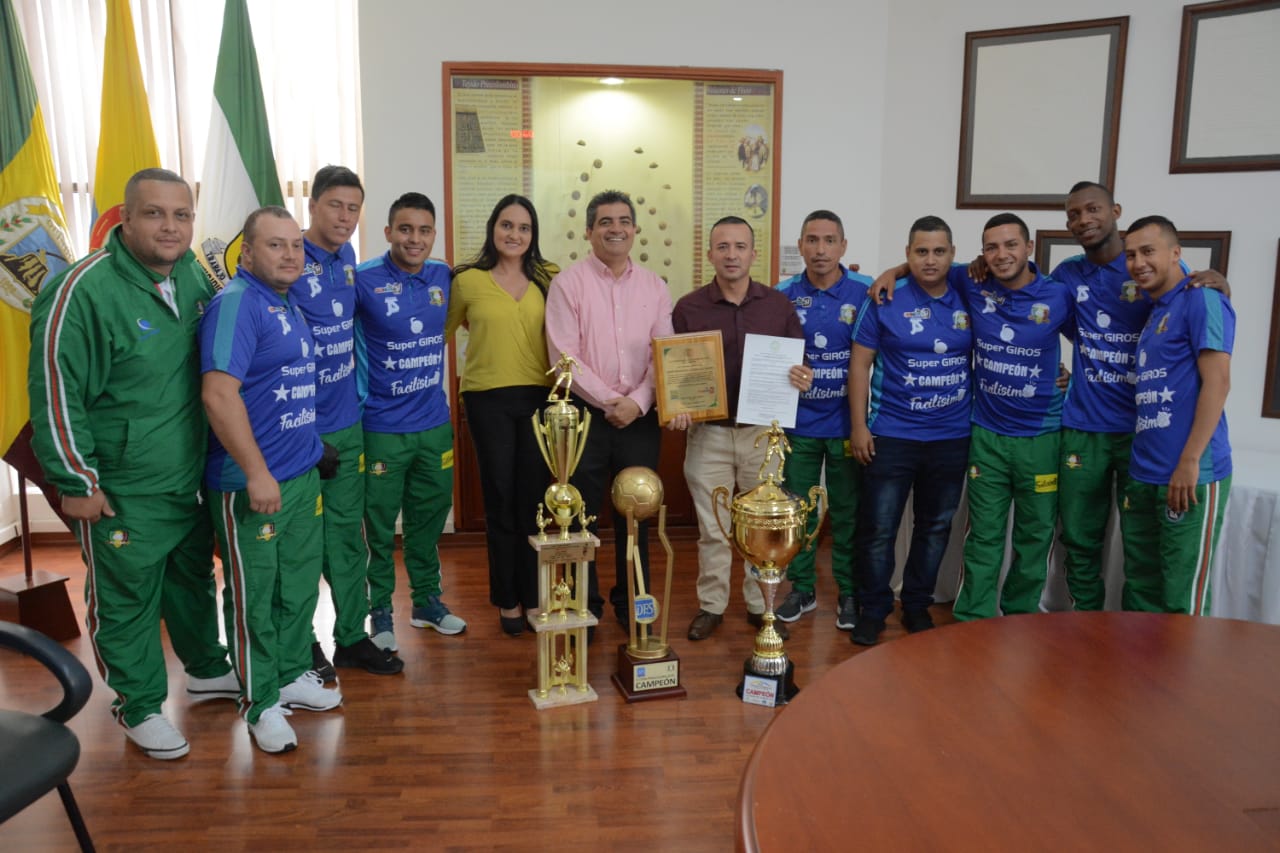 Gobernador hizo reconocimiento a Caciques del Quindío por coronarse campeón en la Copa Profesional de Fútbol de Salón