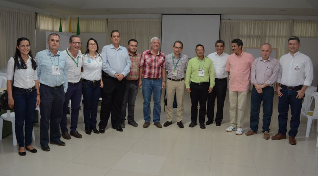 Ministro de Agricultura se reunió con gremios del Quindío para abordar el fortalecimiento del sector